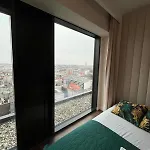 Sky Tower L 18 Pietro *