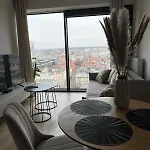 Sky Tower L 18 Pietro *