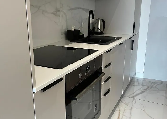 Sky Tower L 18 Pietro Apartamento *